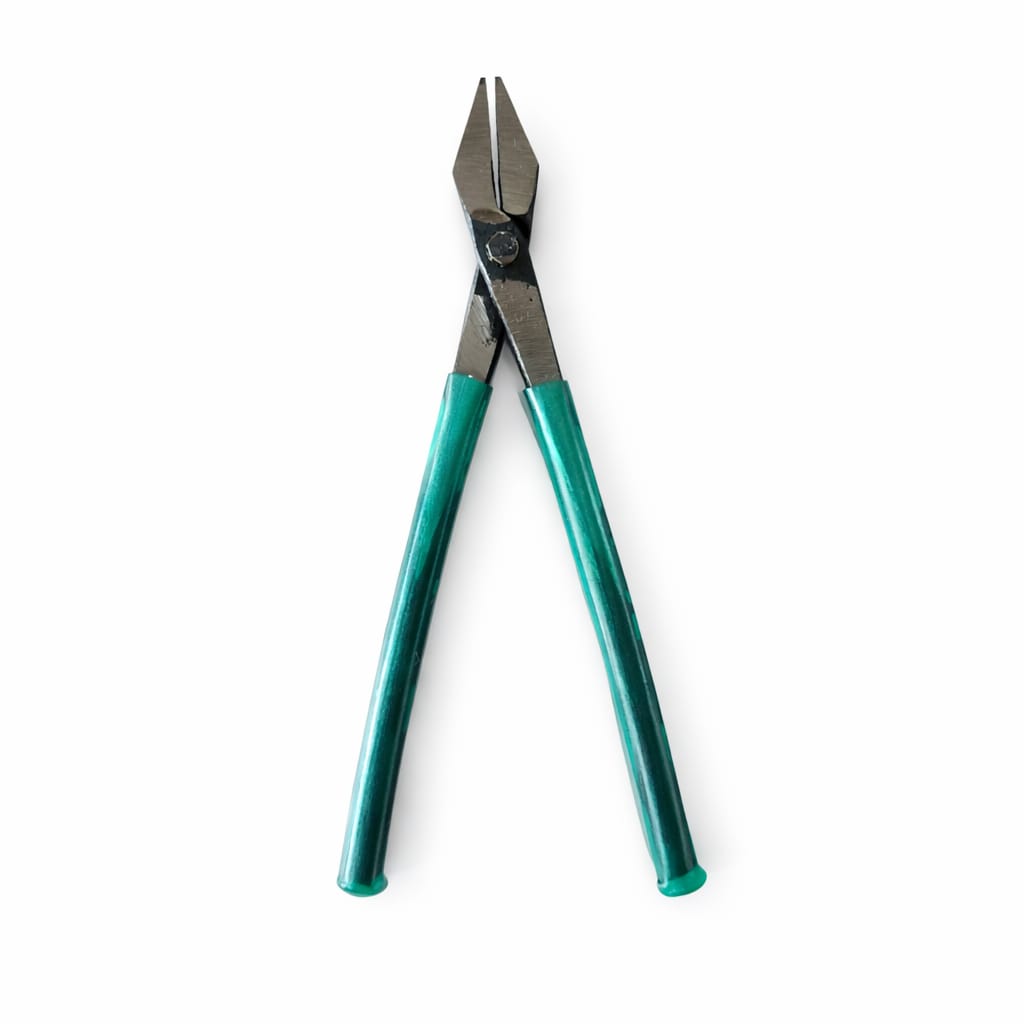 Wire cutting plier tool for jewellery making and craft work